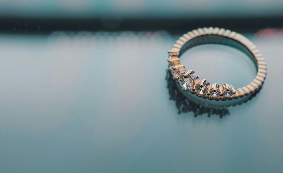 Weet je niet welke ringmaat je hebt? Zo kom je er makkelijk achter