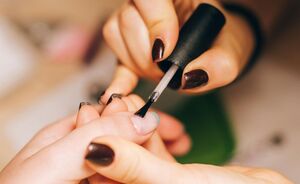 Wow! Met deze nagelriemolie red je je nagels