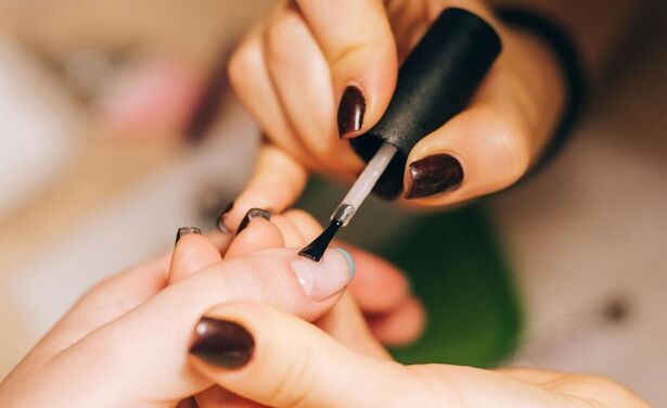 Wow! Met deze nagelriemolie red je je nagels