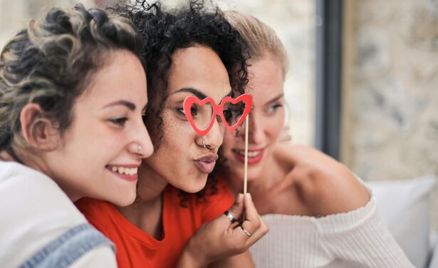 Hoe je vriendschappen onderhoudt als je agenda vol zit