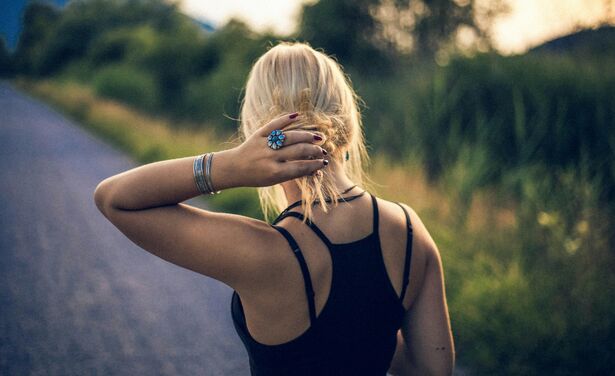 Hoe je dunner haar voller kan laten lijken