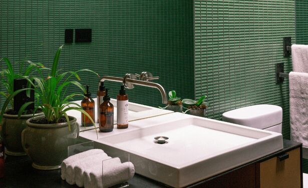 Quiet luxury in je badkamer: zo pak je het aan