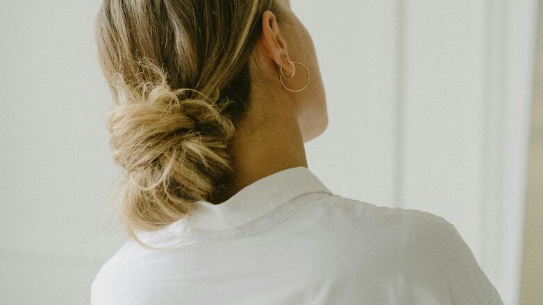 Fr Pin The French Pin: wat is het en hoe stijl je het? - Trendalert