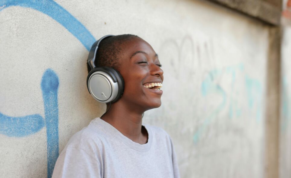 Slecht humeur? Deze nieuwe muziek maakt je echt weer blij