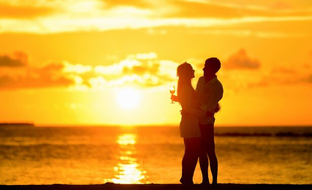 10 diepgaande vragen om te stellen aan je partner