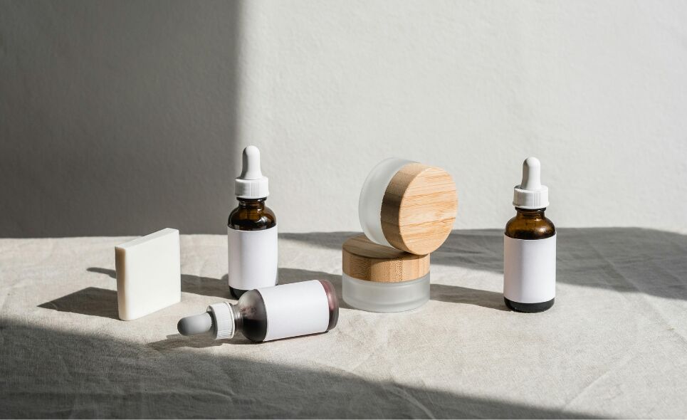 Al die acids in skincare: wat doen ze nou echt en welke heb jij nodig?