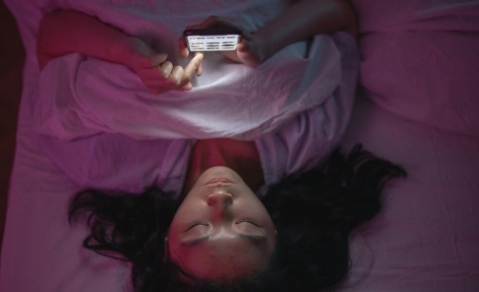 Wat is de invloed van doomscrolling, wij leggen het je uit