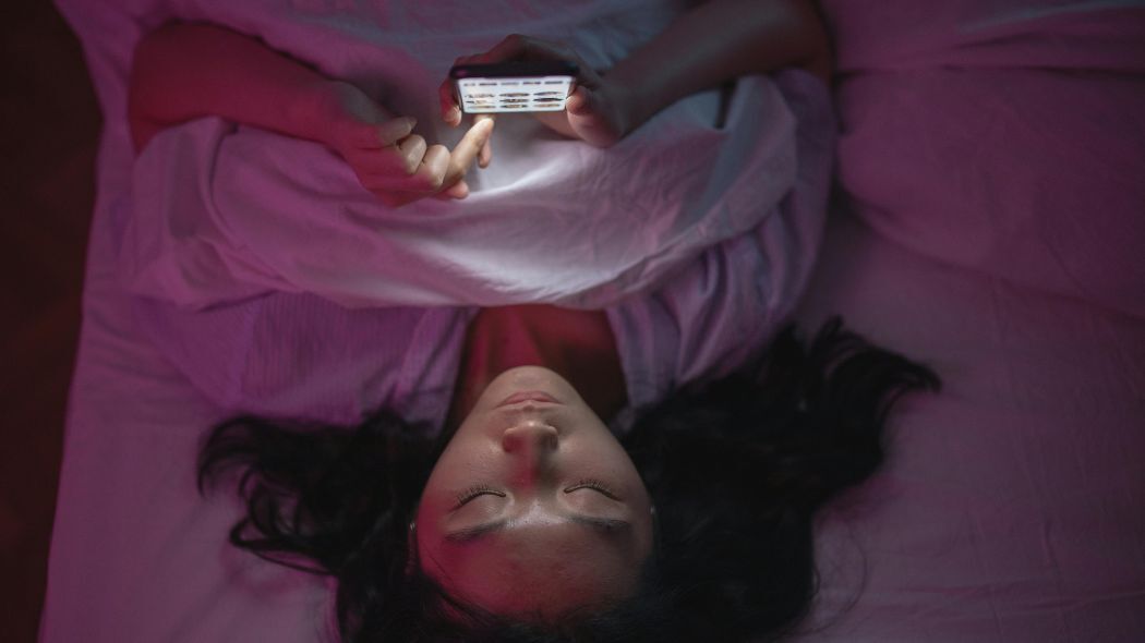 Wat is de invloed van doomscrolling, wij leggen het je uit