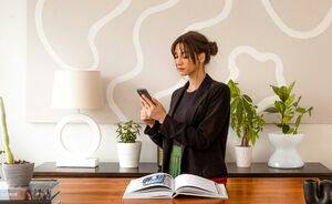 Home office-chic: wat draag je als je van huis werk maar niet in je pyjama wilt zitten?