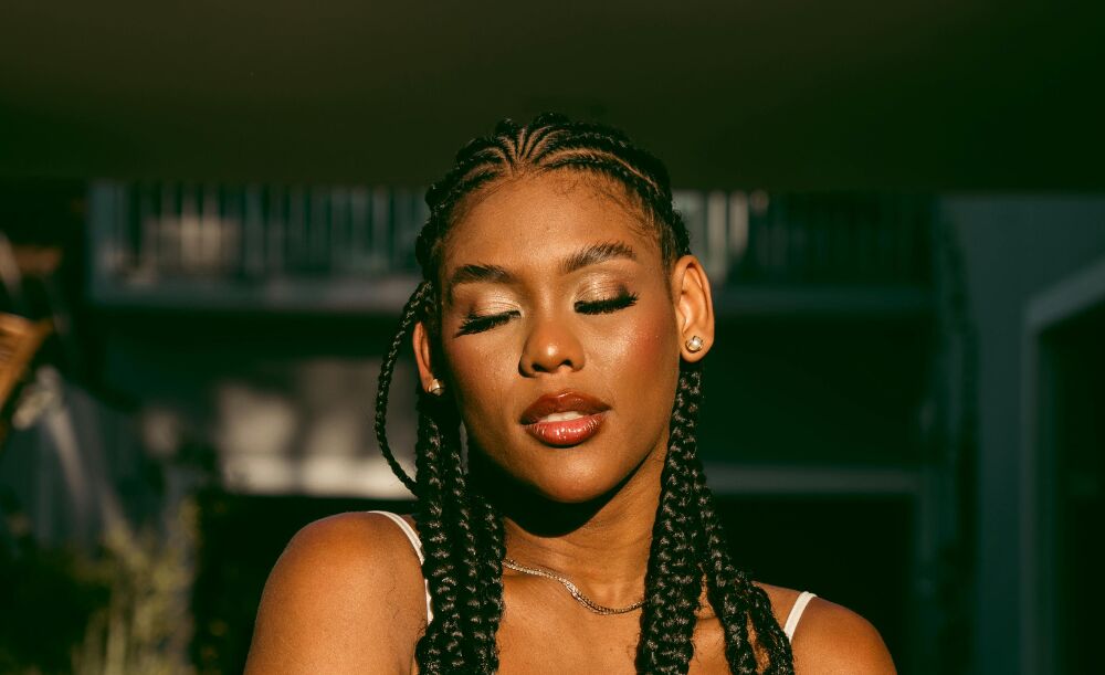 Bronzy en luminous: zo krijg je een golden hour skin