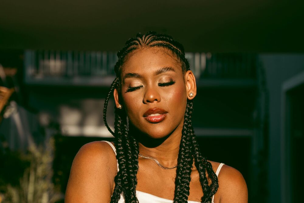 Bronzy en luminous: zo krijg je een golden hour skin