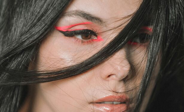 Funky eyeliners: niet-zwarte eyeliners worden steeds meer populair
