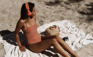 Deze nummers mogen niet ontbreken in jouw summer-playlist