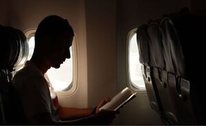7 tips om je niet te vervelen tijdens een lange vlucht