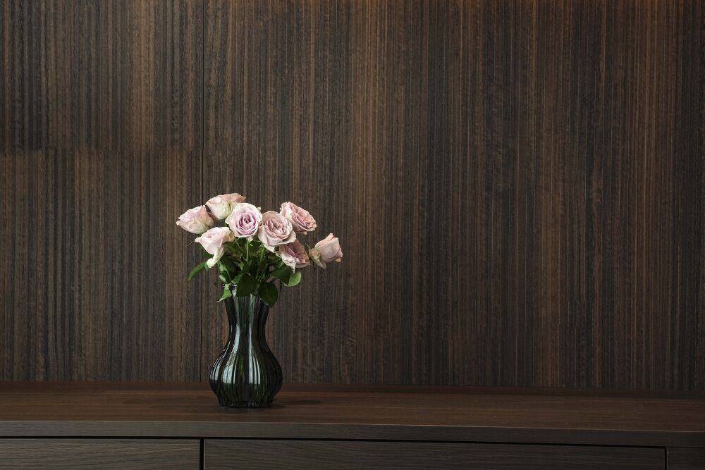 De comeback van donker hout: zo stijl je deze trend