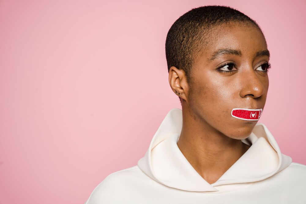 Mouth taping: wat is het en is het het waard om te doen?