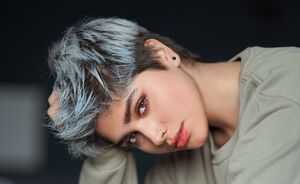 Frosted hair is weer helemaal terug uit de jaren 2000