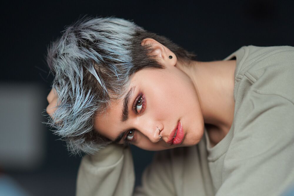 Frosted hair is weer helemaal terug uit de jaren 2000