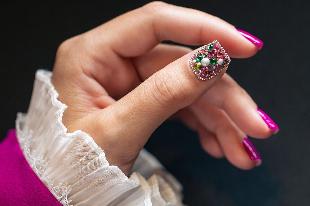 Gemstone nails: met deze nageltrend draag je je sieradendoos op je nagels