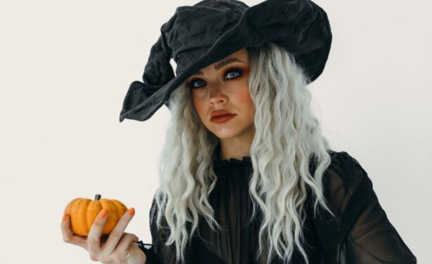 Witchy, maar niet verkleed: zo draag je gothic vibes deze herfst