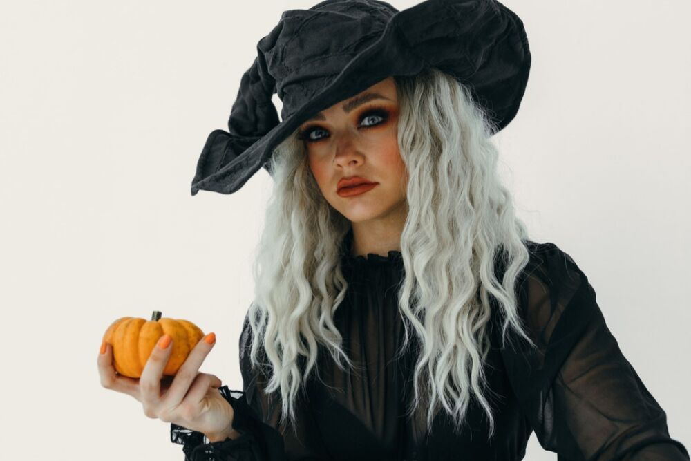 Witchy, maar niet verkleed: zo draag je gothic vibes deze herfst