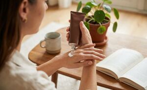 Welke ingrediënten maken een handcrème echt voedend?