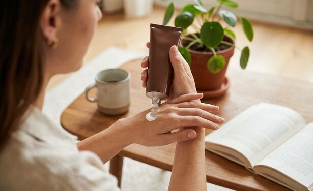 Welke ingrediënten maken een handcrème echt voedend?