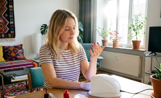 Werkt een nageldroger ook bij gewone nagellak?