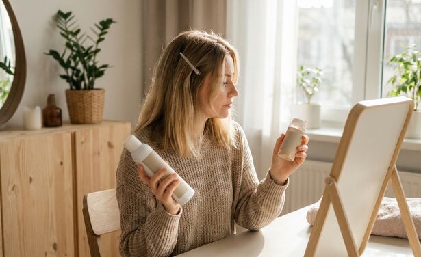 Het verschil tussen droogshampoo in spray en in poedervorm